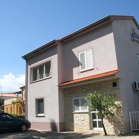 Apartments Irena Krk Крк Экстерьер фото