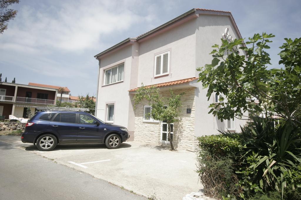 Apartments Irena Krk Крк Экстерьер фото