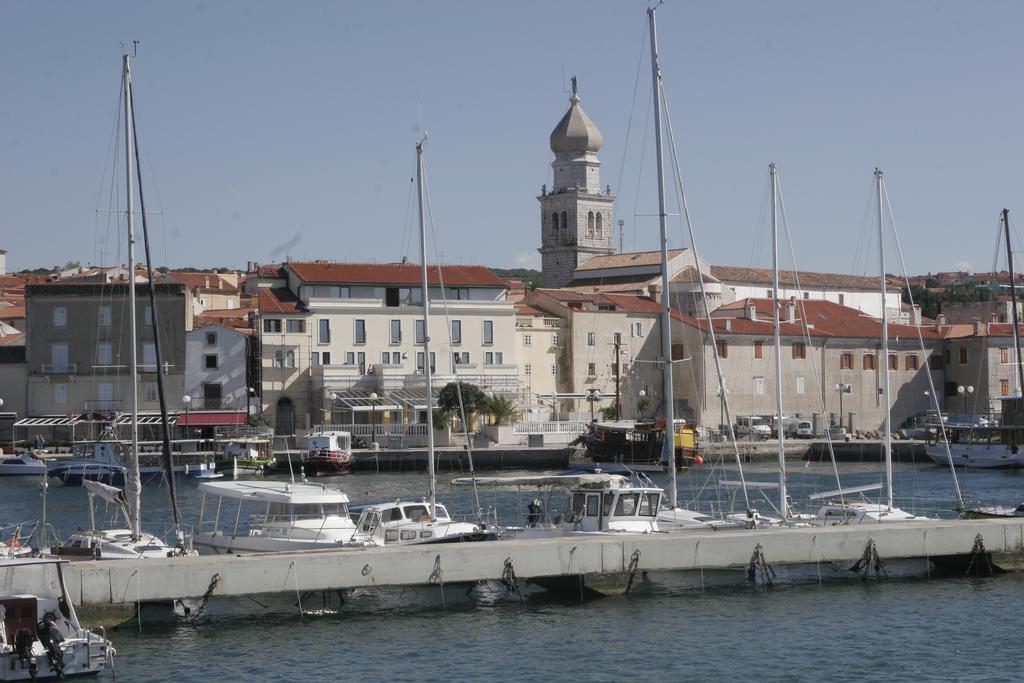 Apartments Irena Krk Крк Экстерьер фото
