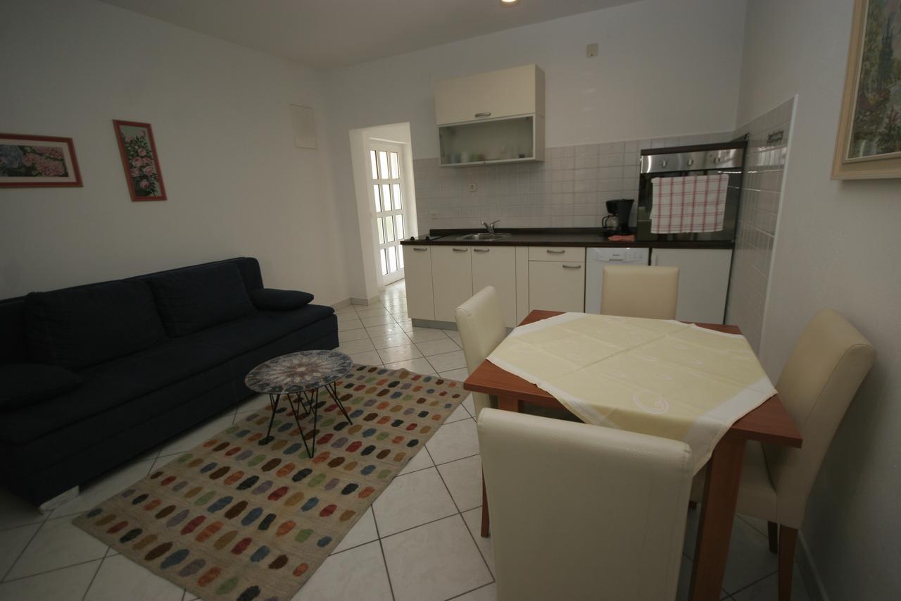 Apartments Irena Krk Крк Экстерьер фото